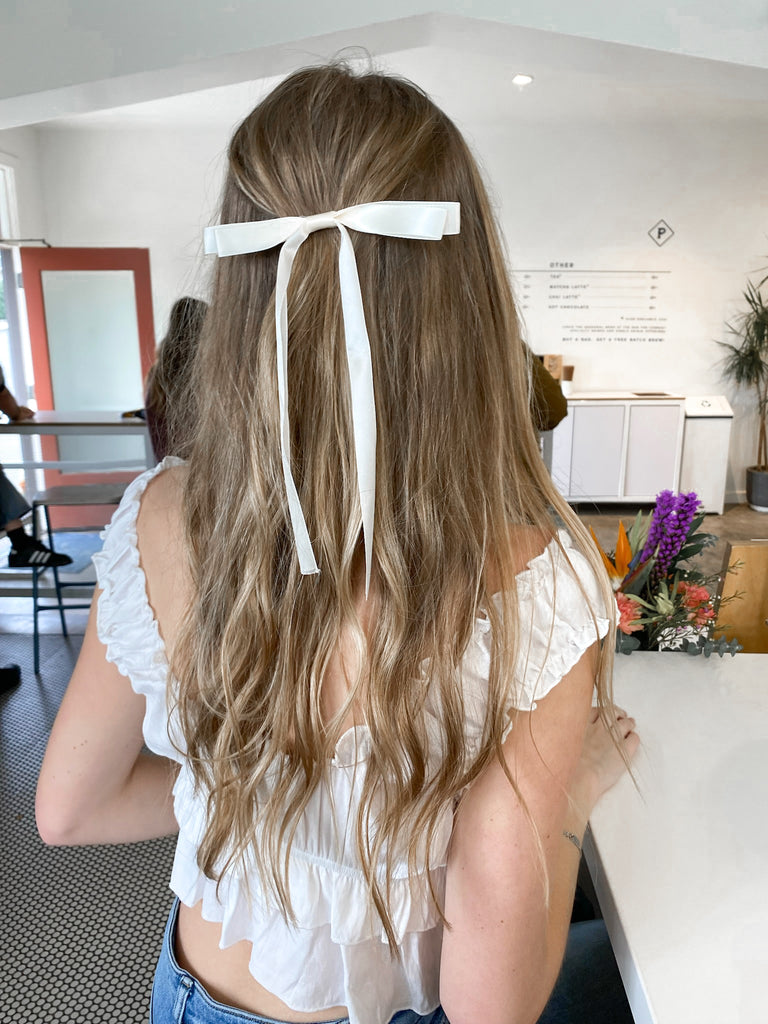 Angel Bow in Creme