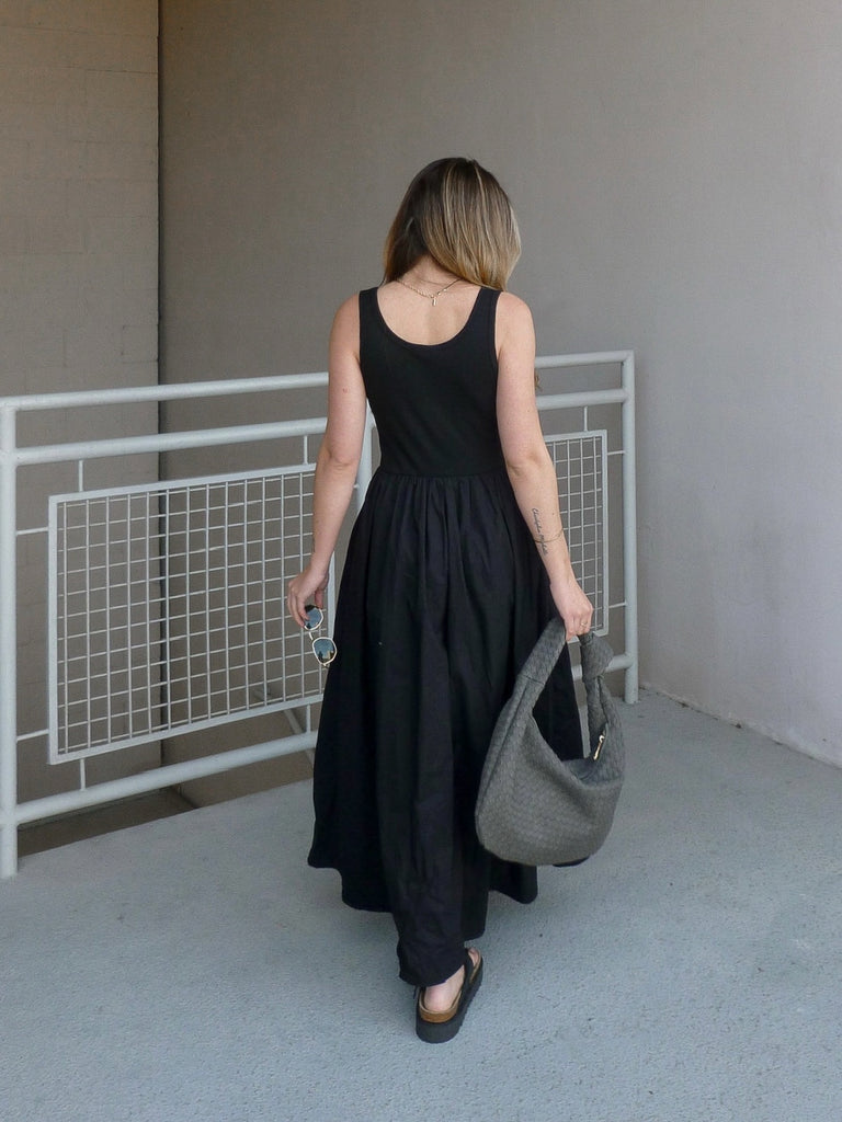 Toujours en Noir Dress