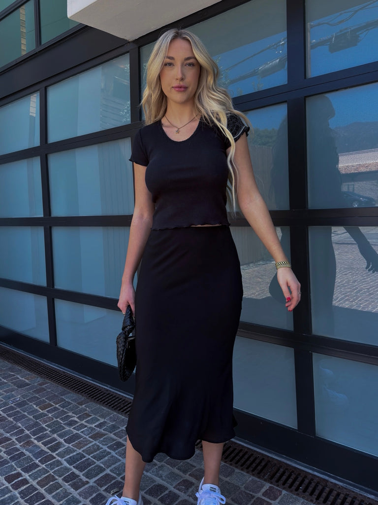 Nic Midi Skirt in Black