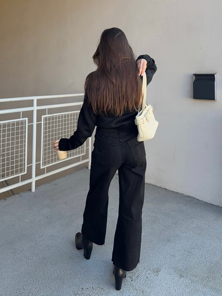Cropped Wide Leg Jeans in Black