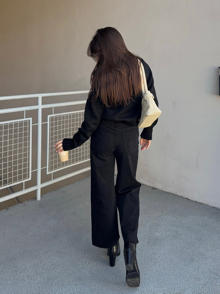 Cropped Wide Leg Jeans in Black