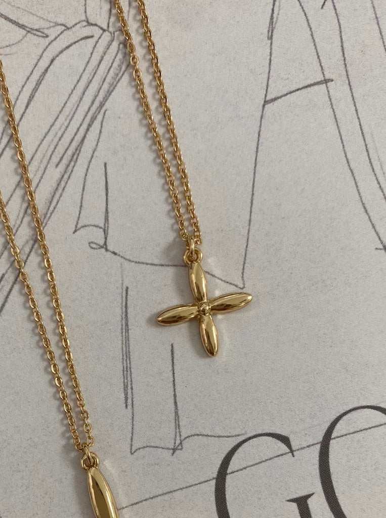 Small Figaro Cross in Gold