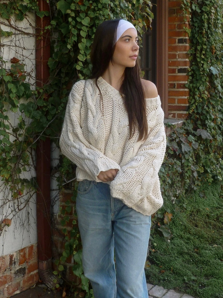 Hennsington Cable Knit Sweater in Ivory