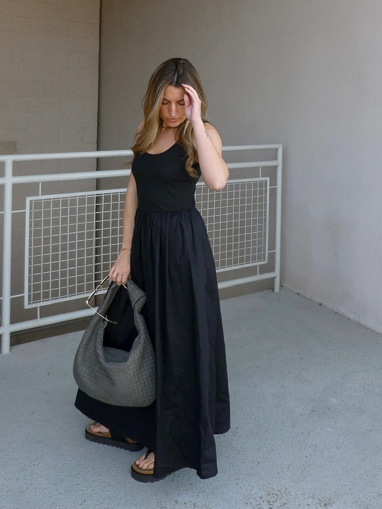 Toujours en Noir Dress