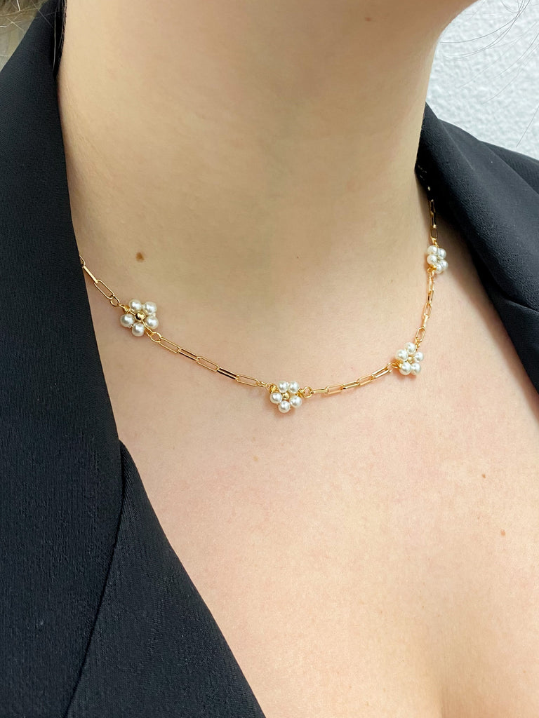 Daisy Pearl Chain Necklace