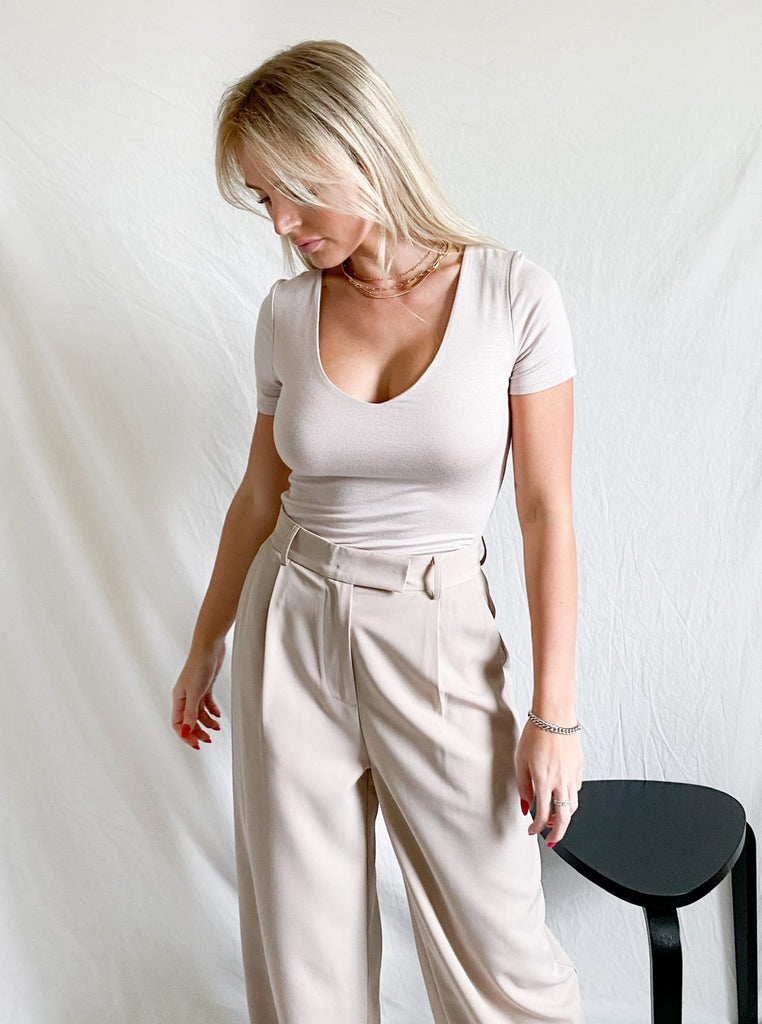 Core V-Neck in Light Taupe