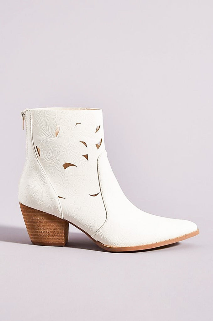 Acacia Boots in White by MATISSE COCONUTS
